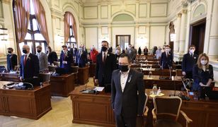 Gdańsk zrywa współpracę z rosyjskimi miastami. Na sali był konsul Ukrainy