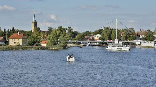 W akcji ratunkowej uczestniczyli ratownicy z Mazurskiego Ochotniczego Pogotowia Ratowniczego, którzy wyjęli z wody trzy osoby