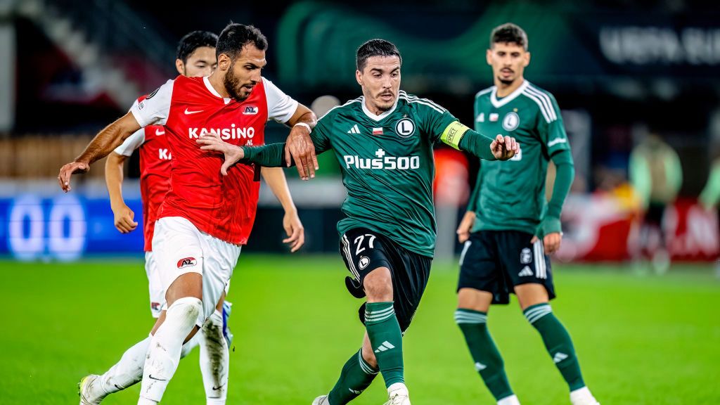 Getty Images / Marcel van Dorst/NurPhoto / Na zdjęciu: Piłkarze w meczu Alkmaar - Legia