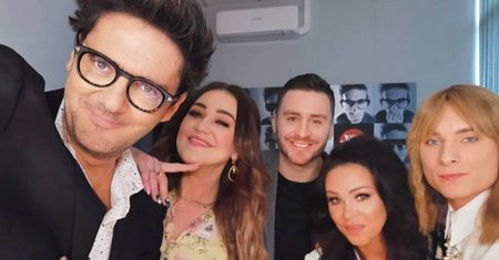 "Kuba Wojewódzki": Gwiazdy "Gogglebox" reklamują swój program: "To wspaniały ODMÓŻDŻACZ"
