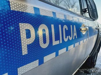 Konin: Ukradli pizzę i grozili dostawcy. Policja zatrzymała dwóch 27-latków