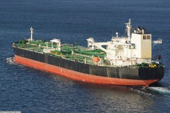 Seria eksplozji na kolejnym tankowcu powiązanym z Rosją. Przewoził diesel