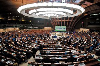 PiS obniża pensje władzom samorządów. Poskarżą się Radzie Europy