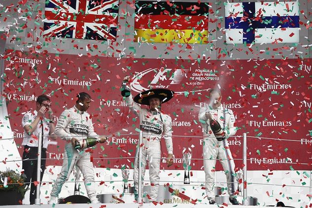 Rosberg wygrał w Meksyku, ale niedosyt z przebiegu całego sezonu pozostaje (fot. PAP/EPA)