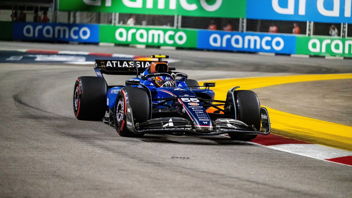 PAP/EPA / TOM WHITE / Na zdjęciu: Carlos Sainz