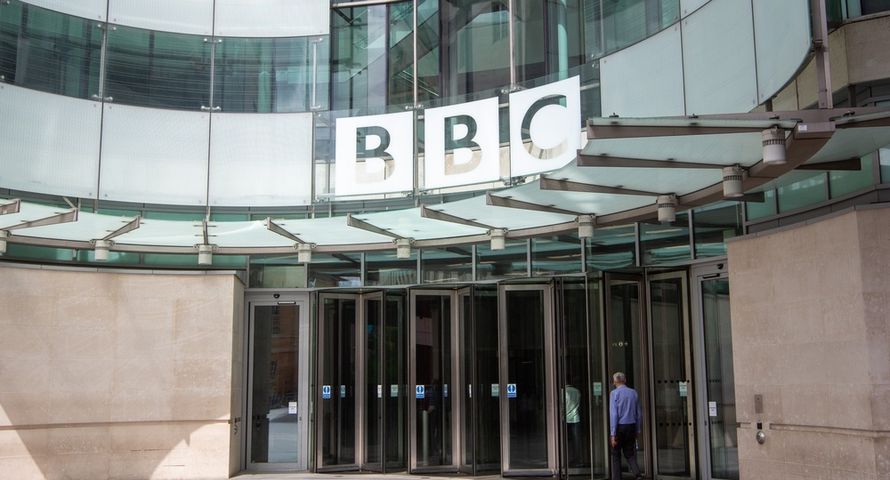 Ogromne cięcia w telewizji publicznej. BBC zwolni nawet 2 tys. osób