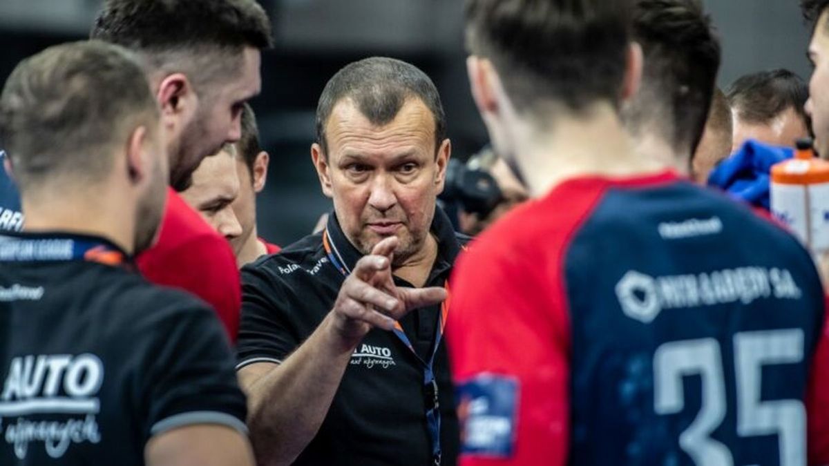 Materiały prasowe / Orlen Superliga / Górnik Zabrze / Na zdjęciu: Tomasz Strząbała (Górnik Zabrze) z drużyną