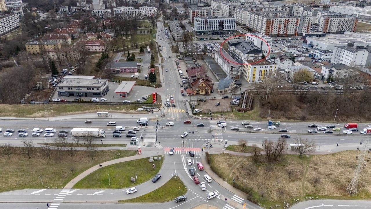Jedna z samowoli budowlanych przy Centralnej w Krakowie