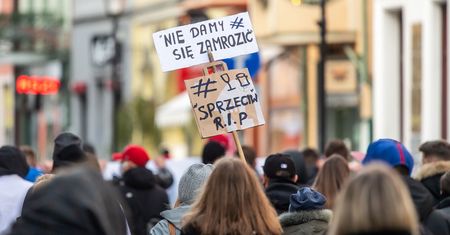 Obostrzenia. "Bunt w Polsce". Niemcy o protestach przeciw lockdownowi