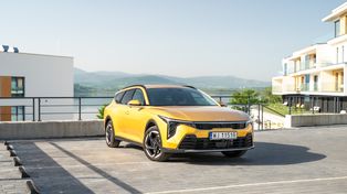 Corolla ma nowego konkurenta. Kia K4 doczekała się pełnej hybrydy