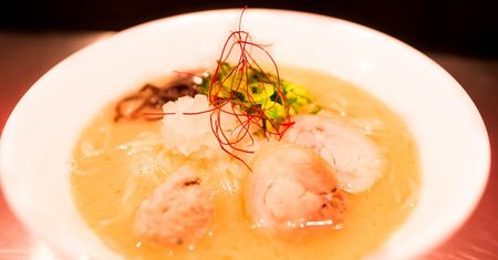 Zupa ramen o obniżonej zawartości tłuszczu i sodu w proszku