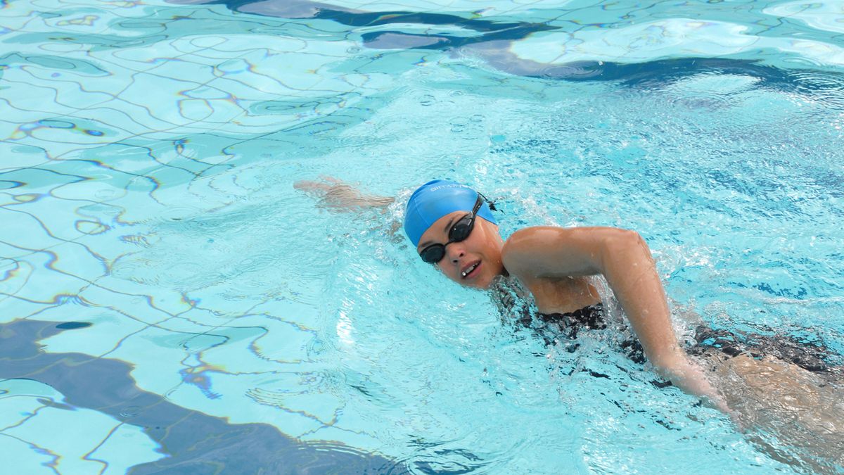 Jak pływanie wpływa na kręgosłup?