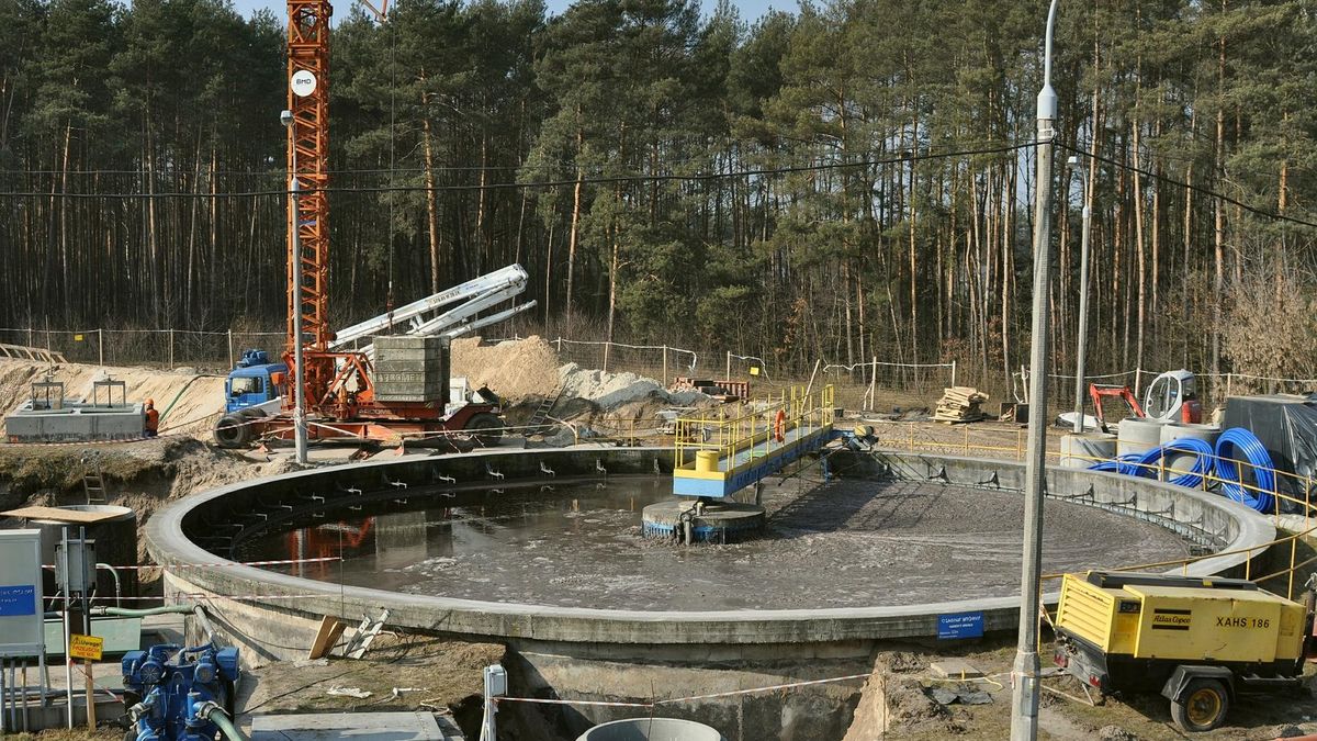 Najwięcej pieniędzy wydawano na ochronę wód i powietrza.