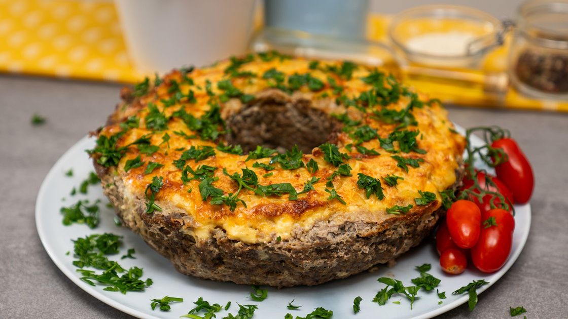 Babka z mięsa z serowym farszem- Pyszności