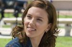 Tom Wilkinson poucza Scarlett Johansson