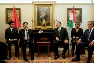 Węgrzy podpisali ważne porozumienie. Bank of China wprowadzi u nich kartę debetową w juanach