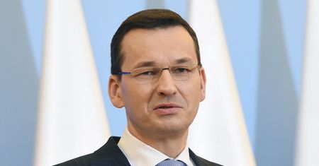 Morawiecki ucieszony - polskie obligacje sprzedały się na pniu. Dług kraju o ponad 10 mld zł większy