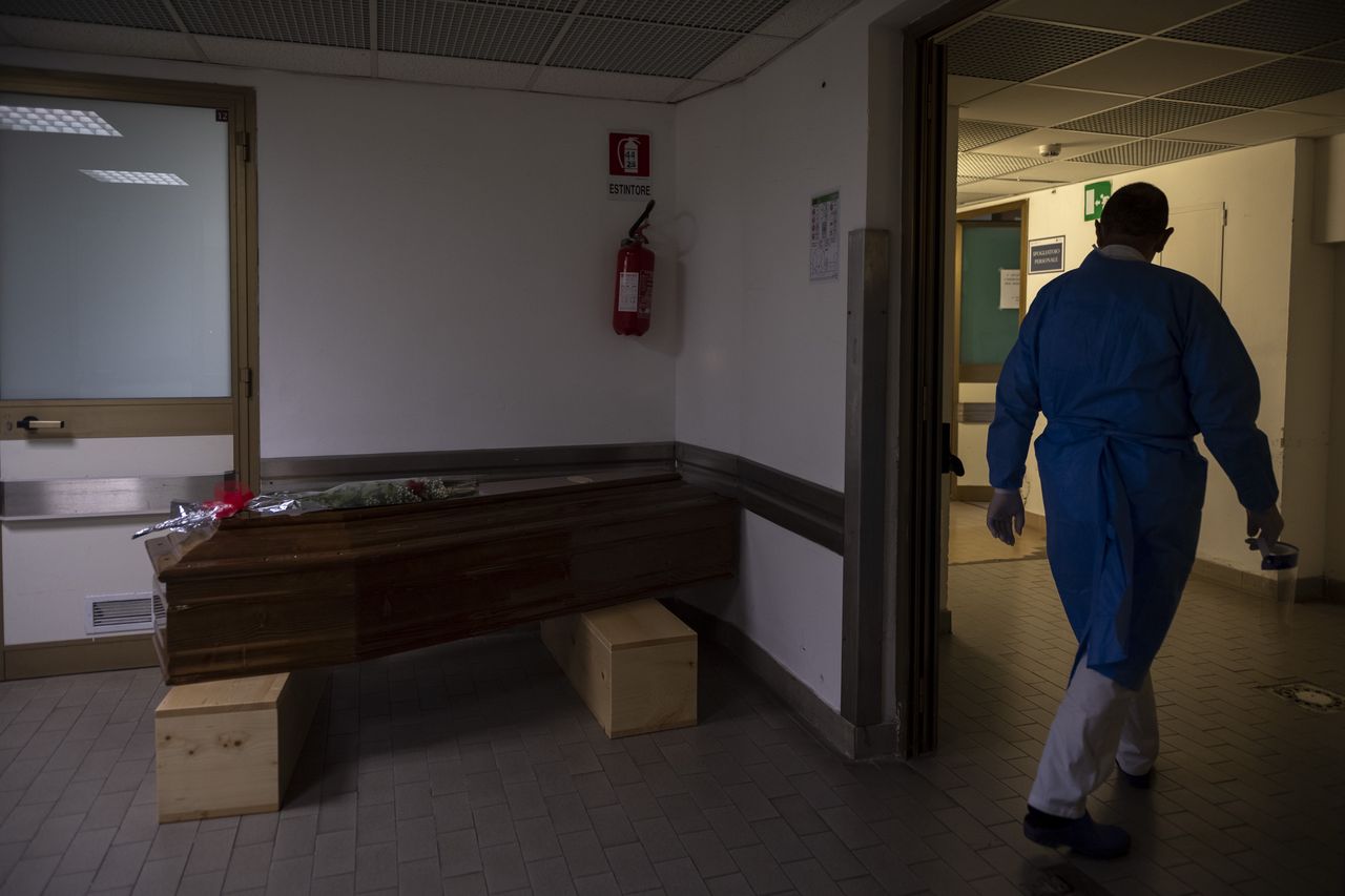 Łapówki i koneksje. Pandemia pokazała, że korupcja w UE ma się całkiem dobrze