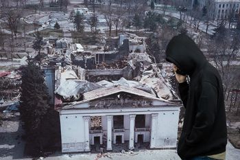 Wstrząsające doniesienia z Mariupola. Rosja bezcześci masowe groby