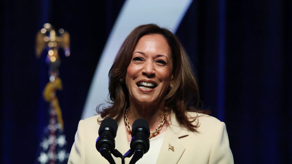 US Vice President Kamala Harris speaks during the Boule Social Justice Town Hall and Luncheon at the Zeta Phi Beta 2024 Grand Boule in Indianapolis, Indiana, USA, 24 July 2024. US President Joe Biden announced on 21 July that he would no longer seek re-election and endorsed Vice President Harris to be the Democratic presidential nominee for the US elections in November 2024. EPA/BRIAN SPURLOCK Dostawca: PAP/EPA.