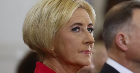"Zabetonowany toną lakieru prostokąt". Nie szczędził krytyki