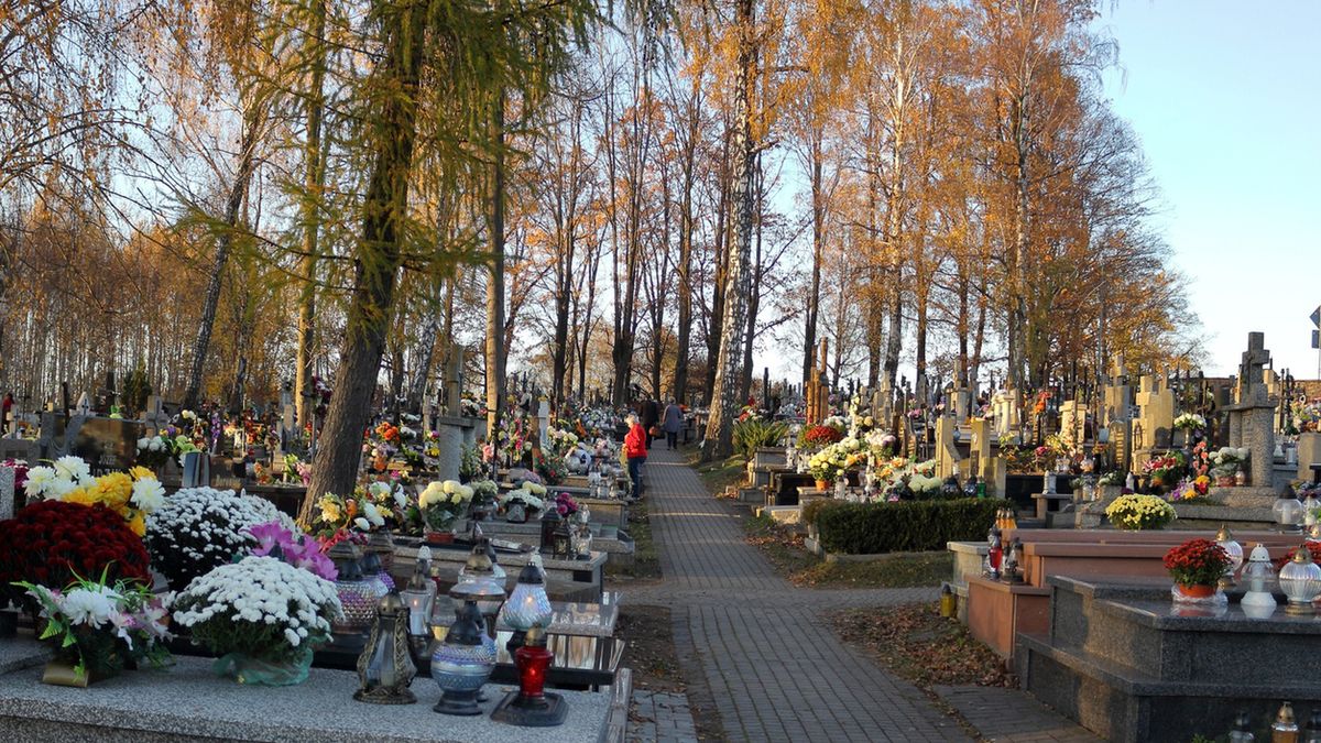 Liczba zgonów dramatycznie wzrosła. Mimo to branża pogrzebowa w cale nie ma się najlepiej