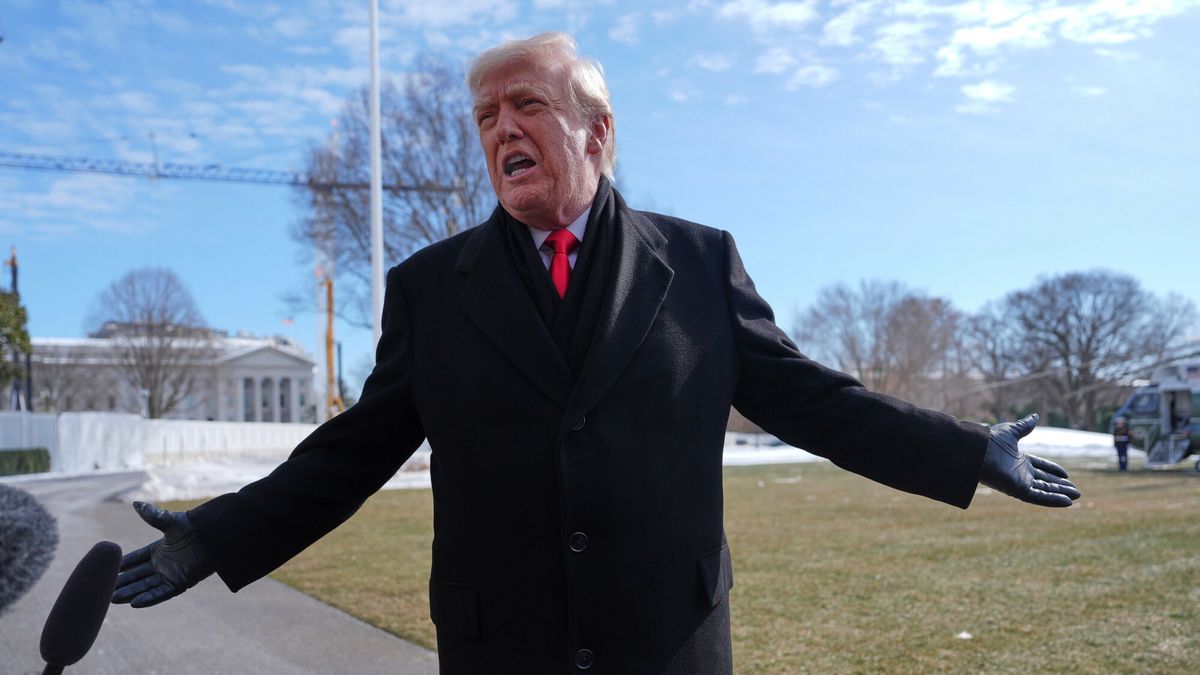 Archiwum zagraniczne East News 2026-01
President Donald Trump speaks with reporters before boarding Marine One on South Lawn of the White House, Tuesday, Jan. 27, 2026, in Washington. (AP Photo/Evan Vucci)
Evan Vucci