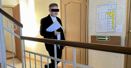 Ksiądz molestował dorosłą kobietę. Nie został usunięty ze stanu duchownego