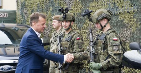 Na dworcach będą rekrutować do wojska. "To ma zwiększyć potencjał obronny państwa"