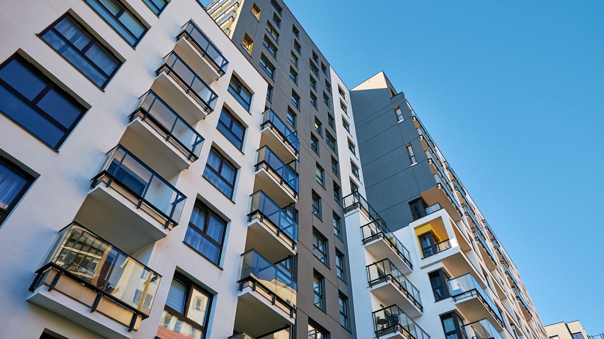 Modern residential building in Warsaw, Poland. City architectureModern city architecture, Residential house building facade with balconies in Warsaw.Lazy_Bear