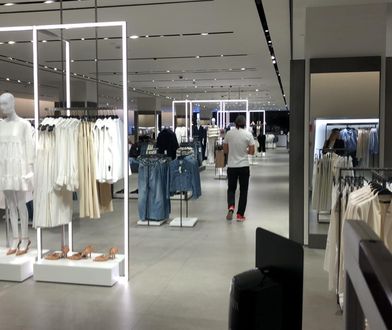 Otwarte sklepy w galeriach. O poranku "kolejka" tylko do jednego