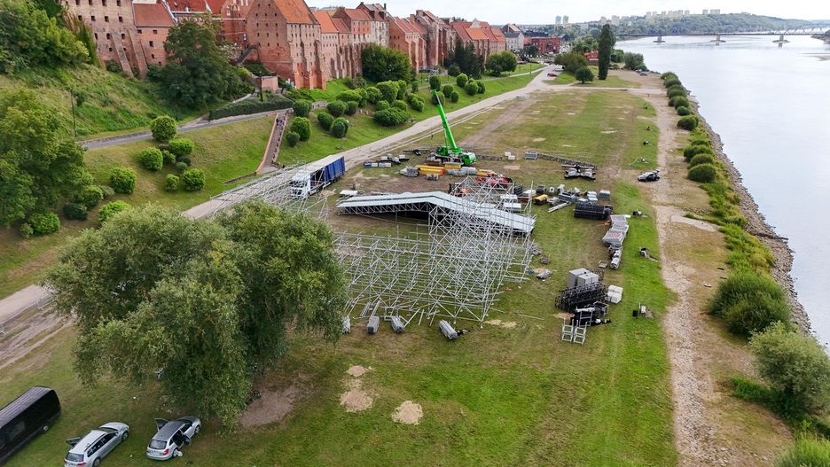 W poniedziałek ruszyły przygotowania do ostatniego koncertu &#34;Lato z Radiem i Telewizją Polską&#34;, który odbędzie się w Grudziądzu