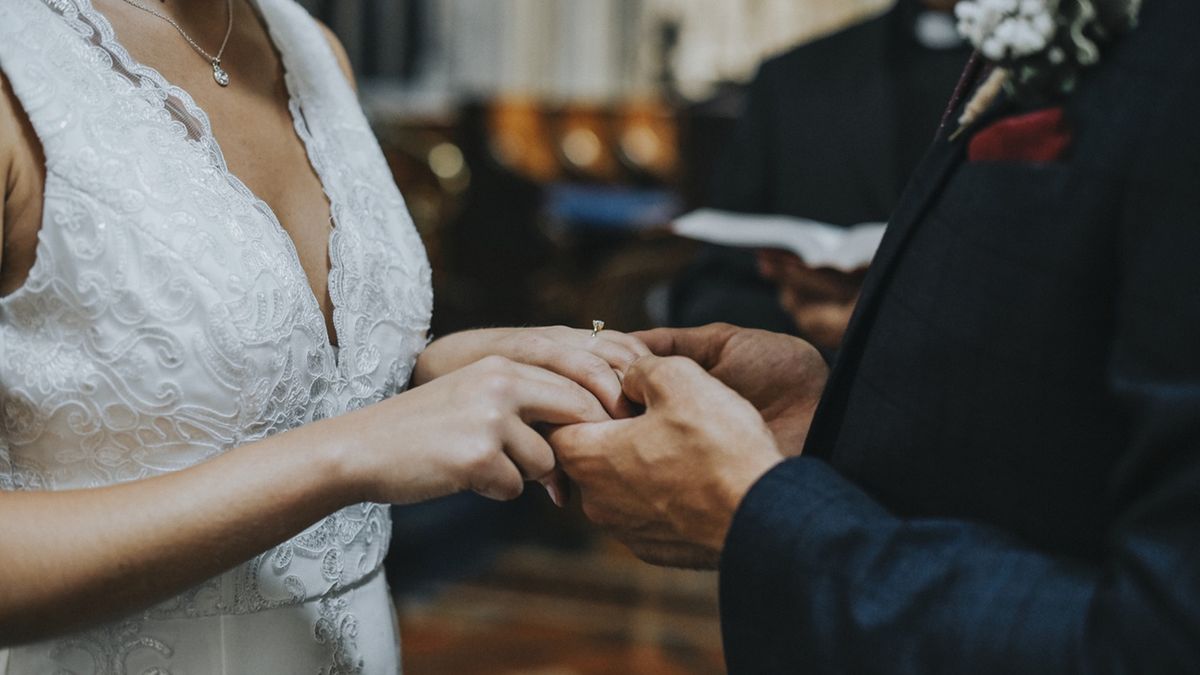 Pandemia. Rząd szykuje obostrzenia wprowadzane lokalnie