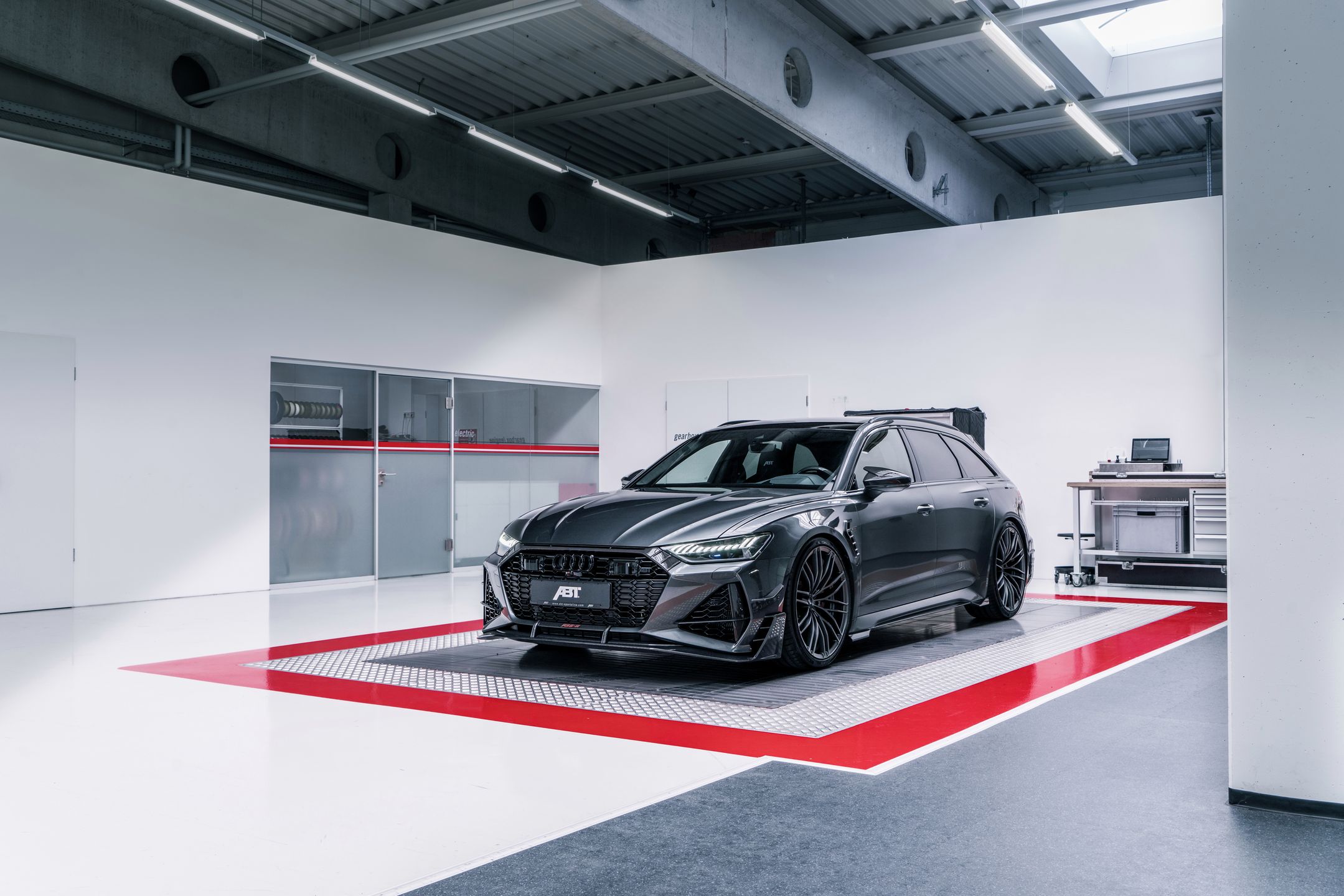 [h2]ABT RS6-R[/h2]