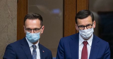 Polska dostanie unijne pieniądze? Wiceminister: nie dam sobie ręki uciąć