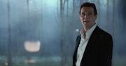 Liam Neeson w wyemitowanej podczas finału Super Bowl 2016 reklamie LG OLED SIGNATURE TV