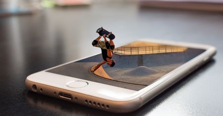 iSH, czyli instalujemy Linuksa na zwykłym iPhonie czy iPadzie. Apple chyba tego nie polubi