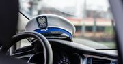 Pijany spał za kierownica samochodu stojącego przed sygnalizatorem