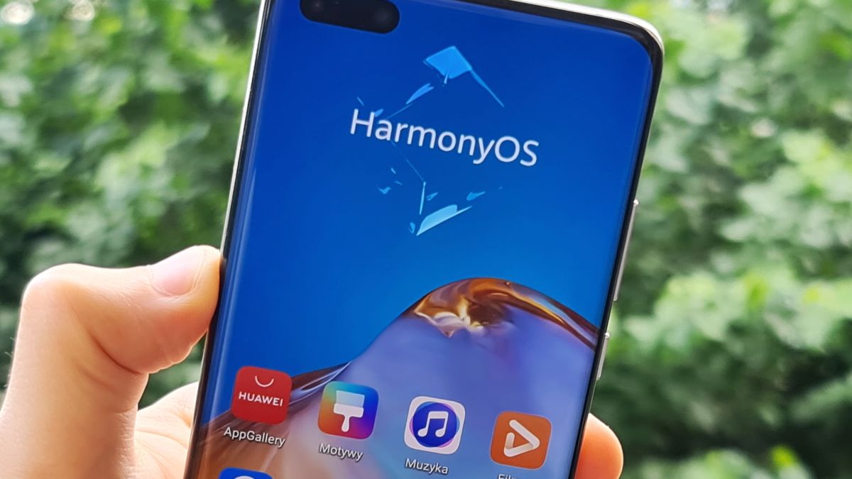 Huawei zmienił zdanie. System HarmonyOS trafi na smartfony 1