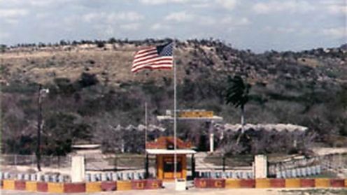 Co można robić w więzieniu Guantanamo? Grać na PS3! 1