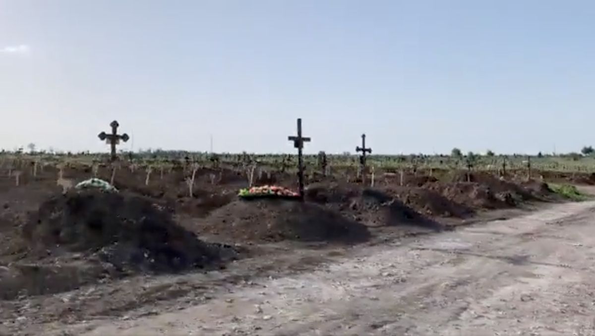 Tysiące krzyży. Wstrząsające nagranie z Mariupola 