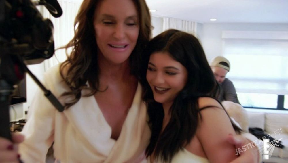 Caitlyn Jenner i Kylie Jenner
Screen z perezhilton