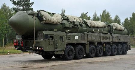Putin pręży muskuły. Zapowiada masową produkcję Oriesznika