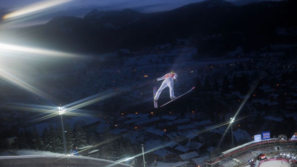 Zdjęcie okładkowe artykułu: Getty Images / Adam Pretty / Na zdjęciu: Jewgienij Klimow podczas skoku w Oberstdorfie