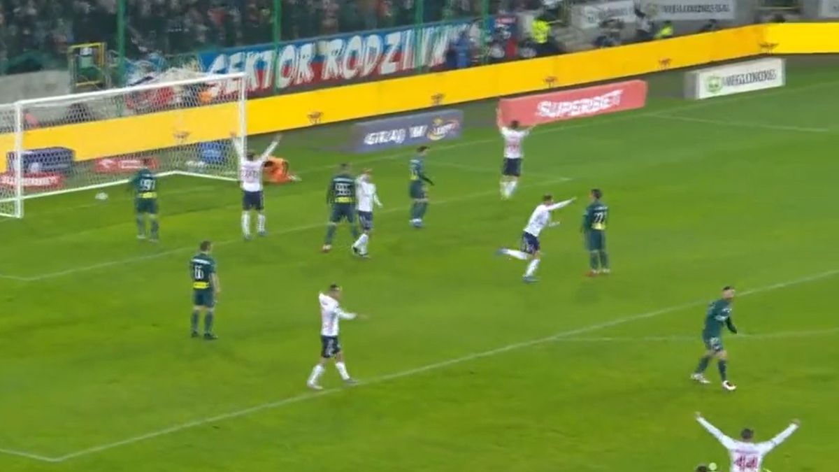 Zdjęcie okładkowe artykułu: Twitter / Canal Plus Sport / Piłkarze Górnika Zabrze po golu na 3:2 w meczu z Legią