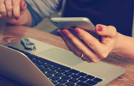 Polsat z Interią dalej przed RASP i Wirtualną Polską. Globalne platformy przyciągają na dłużej