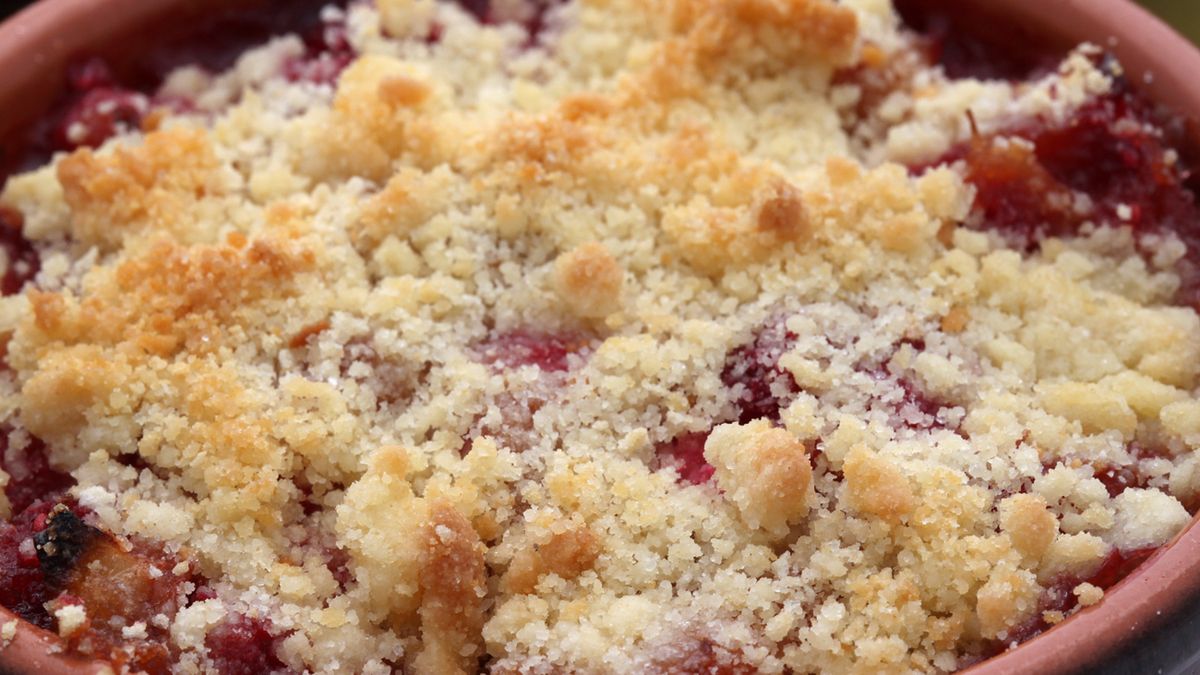 Crumble to ekspresowy deser z owocami
