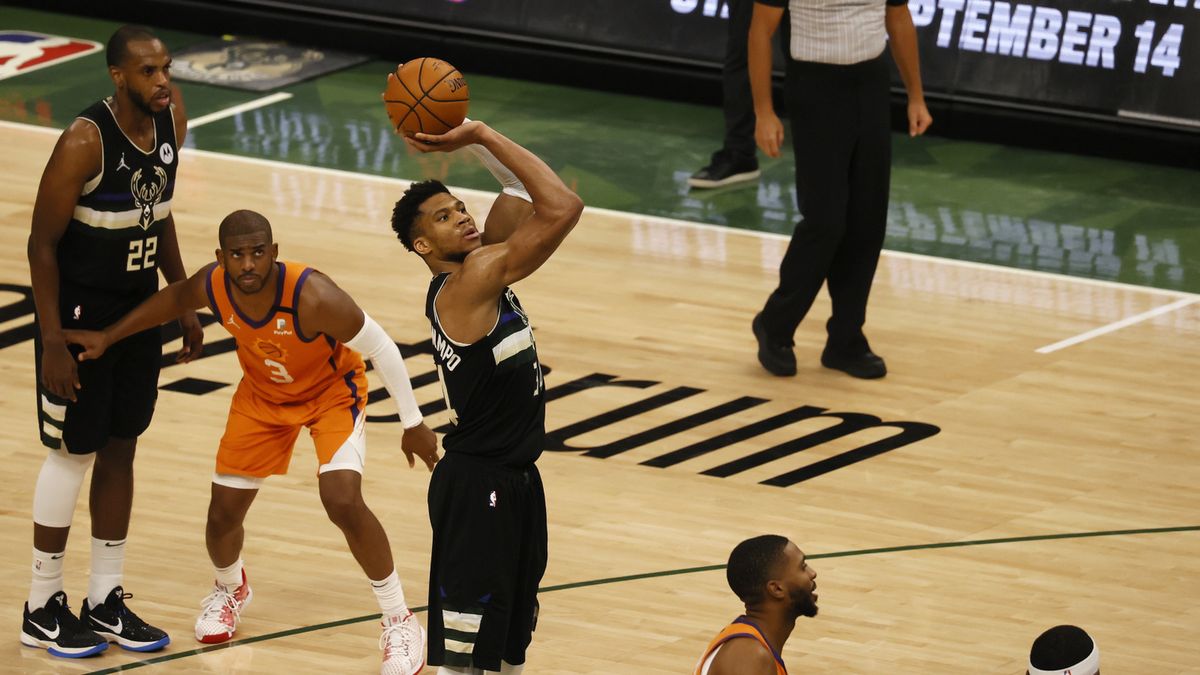 PAP/EPA / Na zdjęciu: Giannis Antetokounmpo