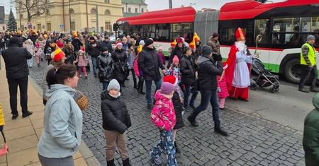 Za niespełna godzinę centrum Lublina stanie. Orszak Trzech Króli sparaliżuje ruch [OBJAZDY]