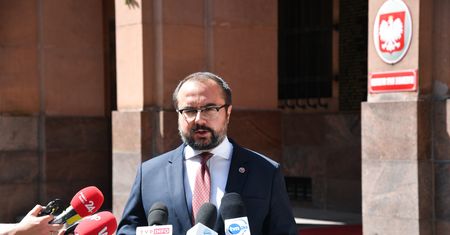 O aferze wizowej w Senacie. Minister w ogniu pytań